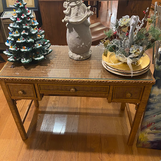 Re'Decorate Consignment - Visual