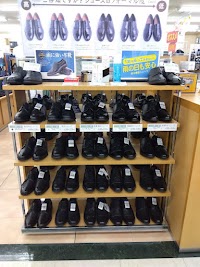 洋服の青山 川西店