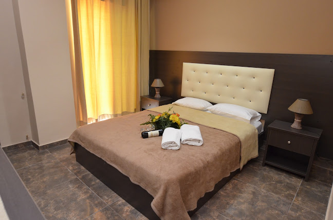 Opinii despre HOTEL EPAVLI în Καλλικράτεια - Ξενοδοχείο