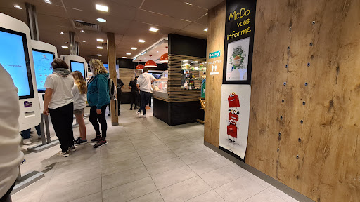 Photo 8 - Burger King