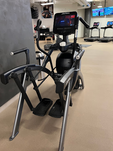 Fitness Center at Resorts World - Thumbnail