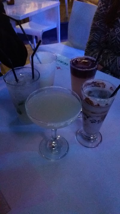 Photos of Oasis