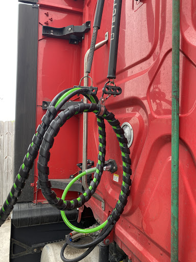 D Perez truck and tire repair 24 hour roadside service - Thumbnail