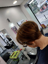 Photo n°2 de L'de la Colombe. à Paris (Salon de coiffure)