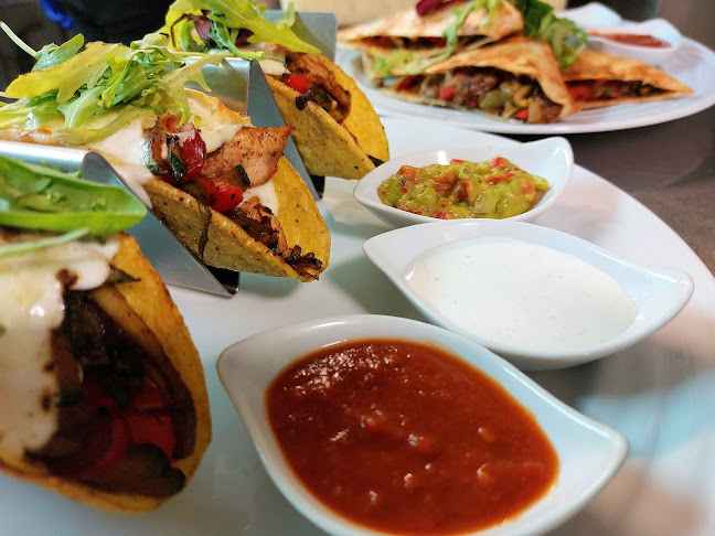 Opinii despre Red Box Pub Mexikói Étterem în Pápa - Étterem