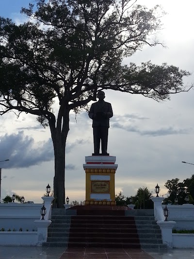 Photos of Phoun Sipaseud Memorial