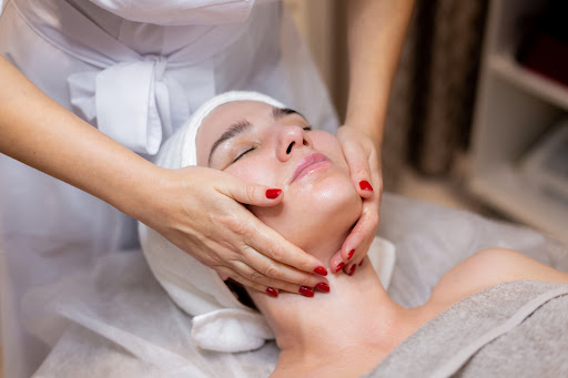 Looking for a refreshing and glowing facial in Kuber Nagar, Ahmedabad? Discover professional faci… post image