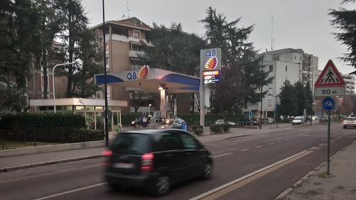 Q8 Petrol Station - Thumbnail