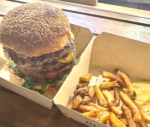 Photo 3 - Gold Burger mireval