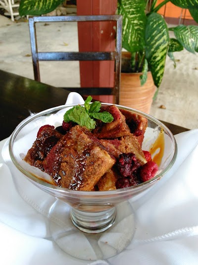 Photos of Apielo