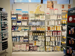 Photo n°10 de Pharmacie des Mezereaux à Melun (Pharmacie)