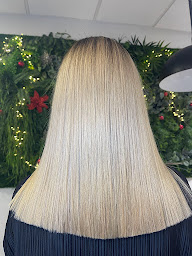 Photo n°34 de HairLook à Léguevin (Salon de coiffure)