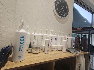 Photo n°10 de Esmey coiffure à Labastide-Saint-Sernin (Salon de coiffure)