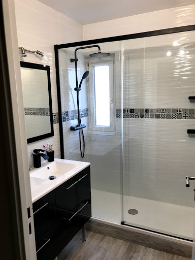 Photo de LEBORGNE ALVIN : Plomberie - Salle de bain - Carrelage - Couverture - Zinguerie - Ramonage à Jumilhac-le-Grand (24630)