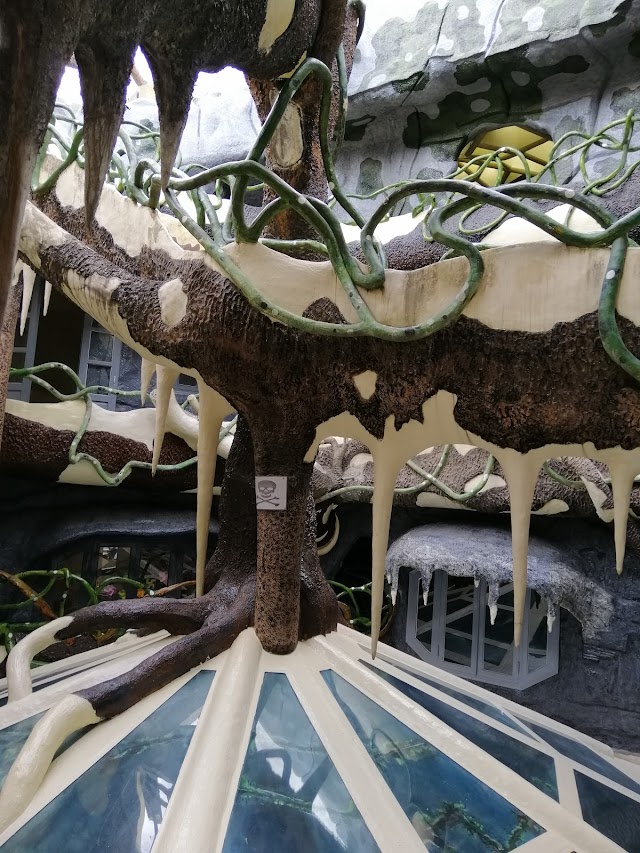 Crazy House