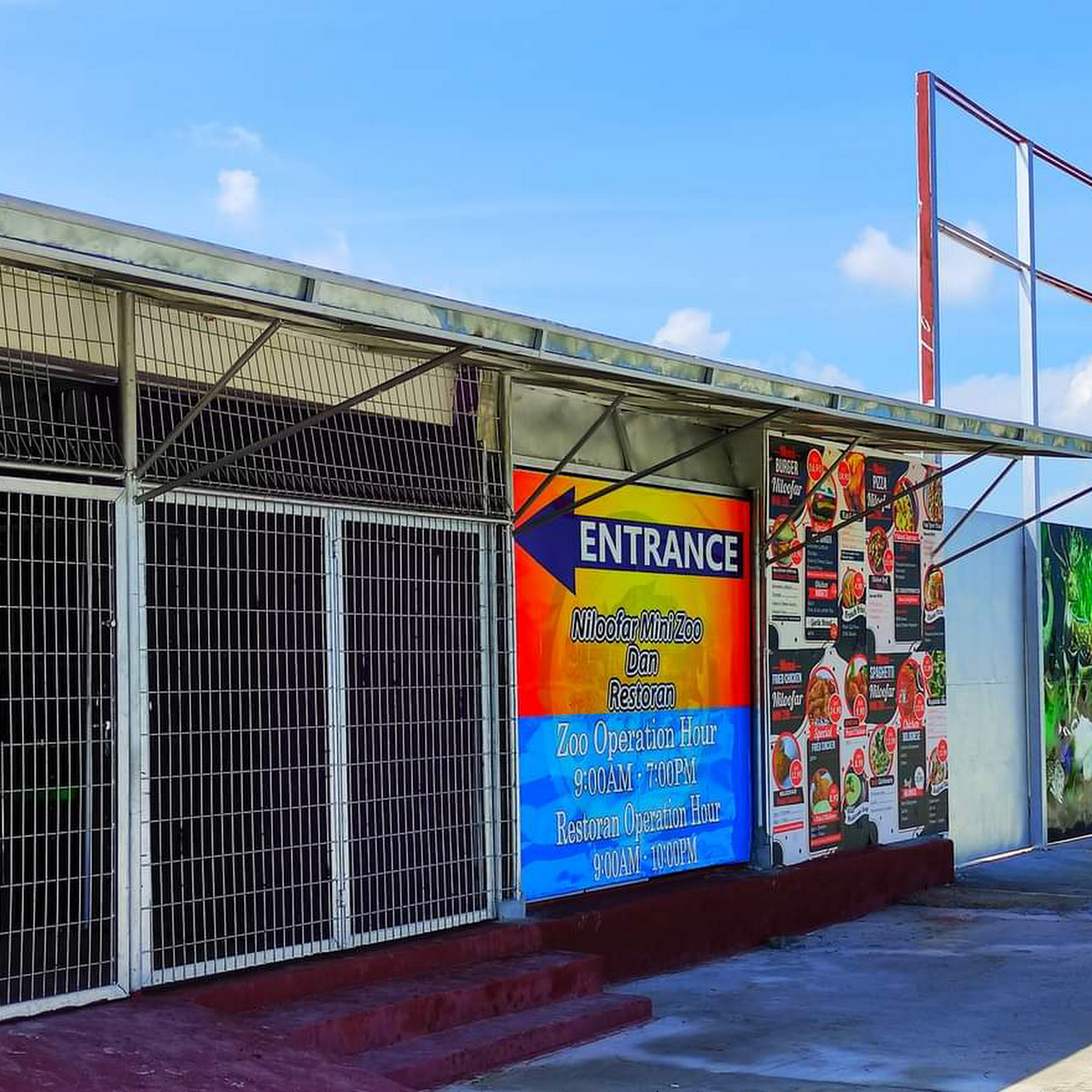 NILOOFAR MINI ZOO DAN RESTORAN A Mini Zoo with over 50animals