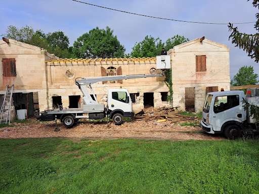Artisan Fonces Rénovation - Couvreur Libourne Gironde - Rénovation Toiture - Remaniement Réfection Gouttière Velux Fuite Urgence Devis Gratuit - Thumbnail