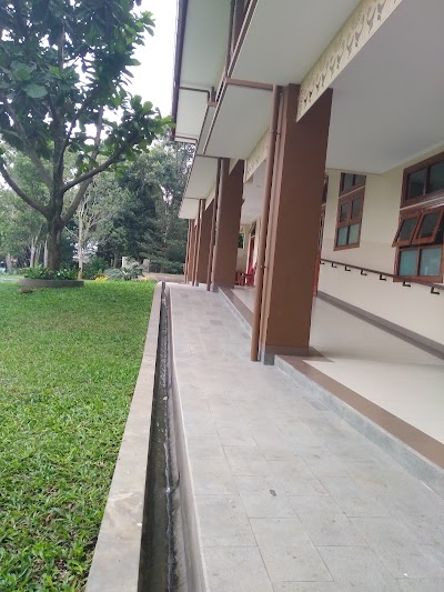 Photos of Shalom Retreat House