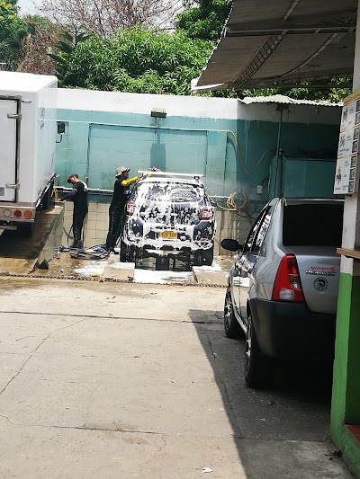 Photos of AUTOLAVADO LA 18