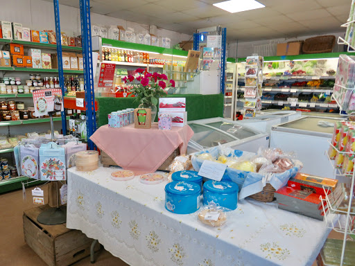 V & P Collins Farm Shop Gallery - United Kingdom