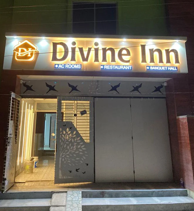 Hotel Divine Inn