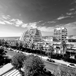 Photo n°5 de Savajol Marcel Studio Grande Motte, La Grande Motte à La Grande-Motte (Agence de location de maisons de vacances)