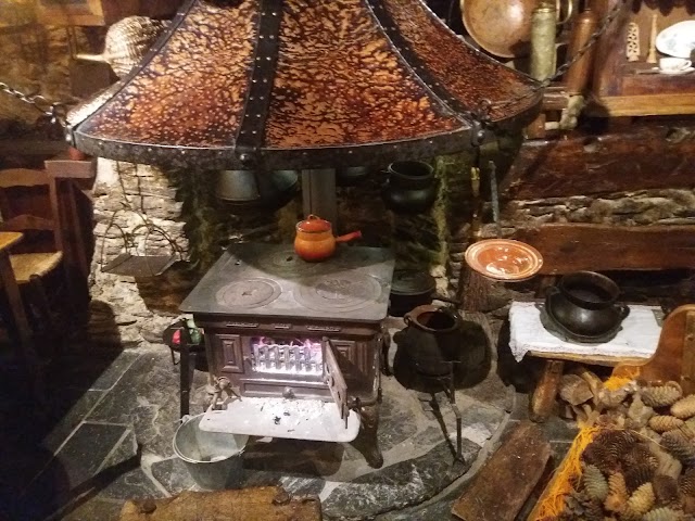 LA LLAR DE L'ARTESÀ. BORDA POPAIRE