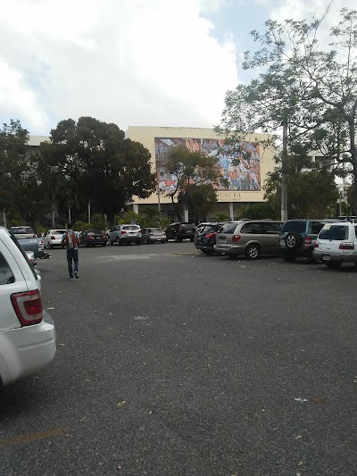 Photos of Parqueos Faculty of Arts UASD