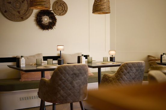 Oya Gastrobar by null
