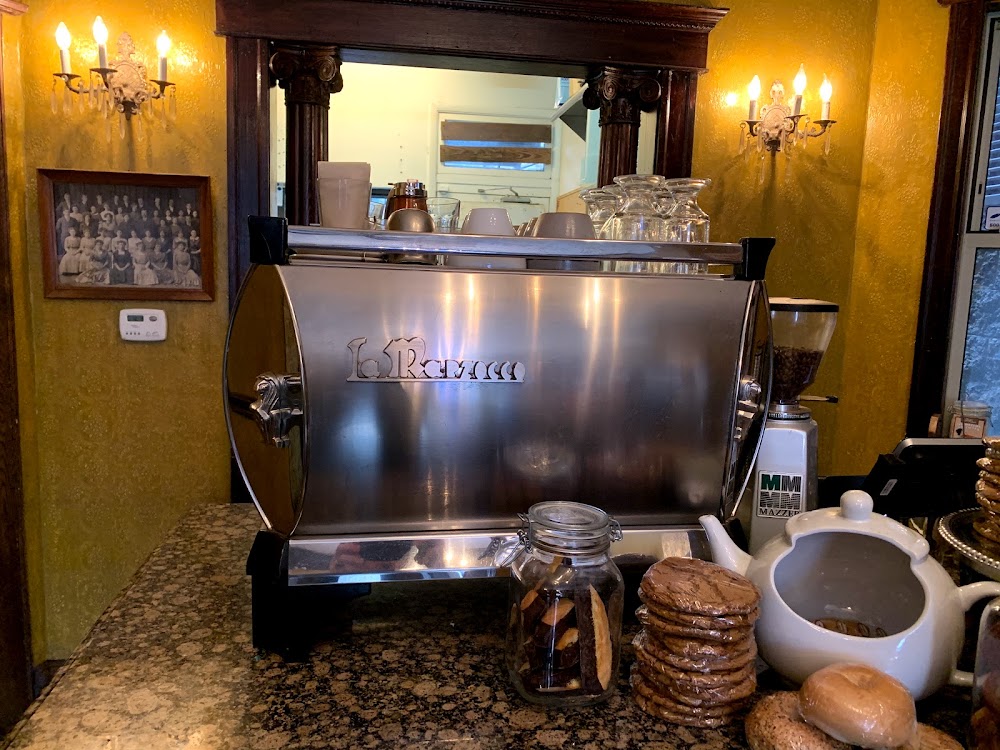 Bourgeois Pig Cafe