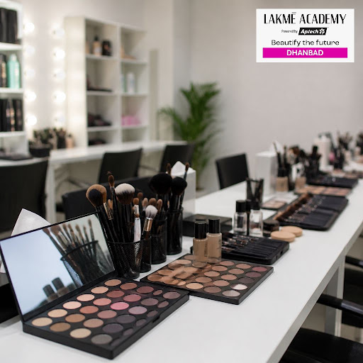 Whether you are searching for makeup courses near me or planning a full-time makeup artist course… post image