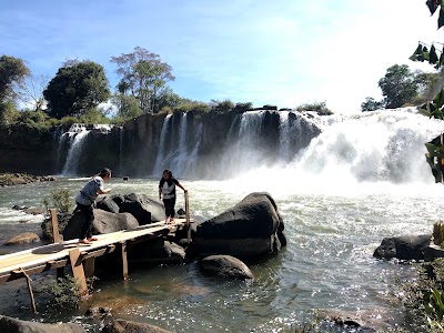 Photos of Tad Lo Village