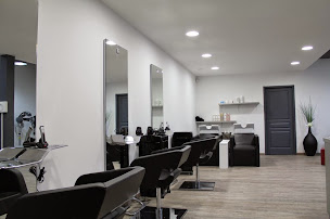 Photo n°35 de YBC Coiffure Merville à Merville (Salon de coiffure)