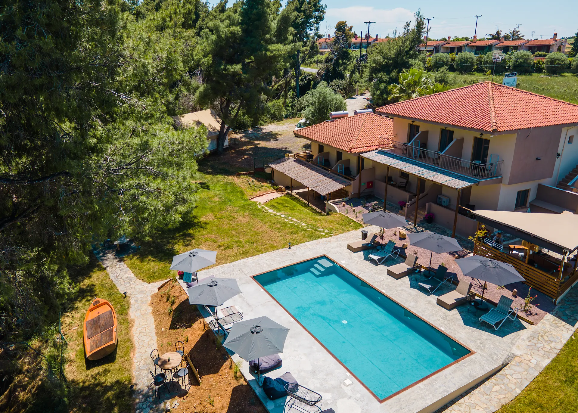 Pefkon Suites