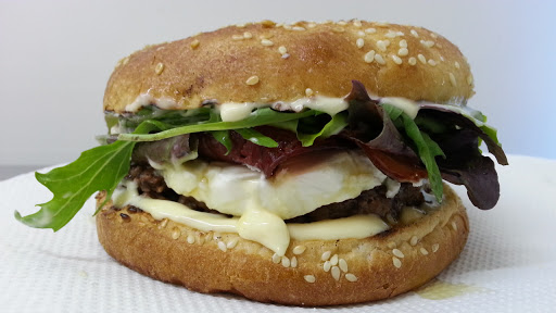 Photo 3 - CHARLI'S MYTHICS - MYTHIC BURGER