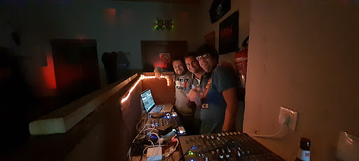 Pub Miserable - Visual
