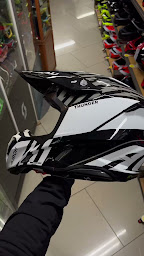 Photo n°2 de Moto And Co à Allonne (Magasin de motos)