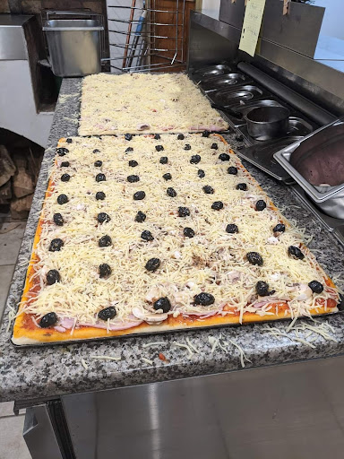 Le Traditionnel - Pizzas au feu de bois, et plats (sur devis) à emporter. - Thumbnail