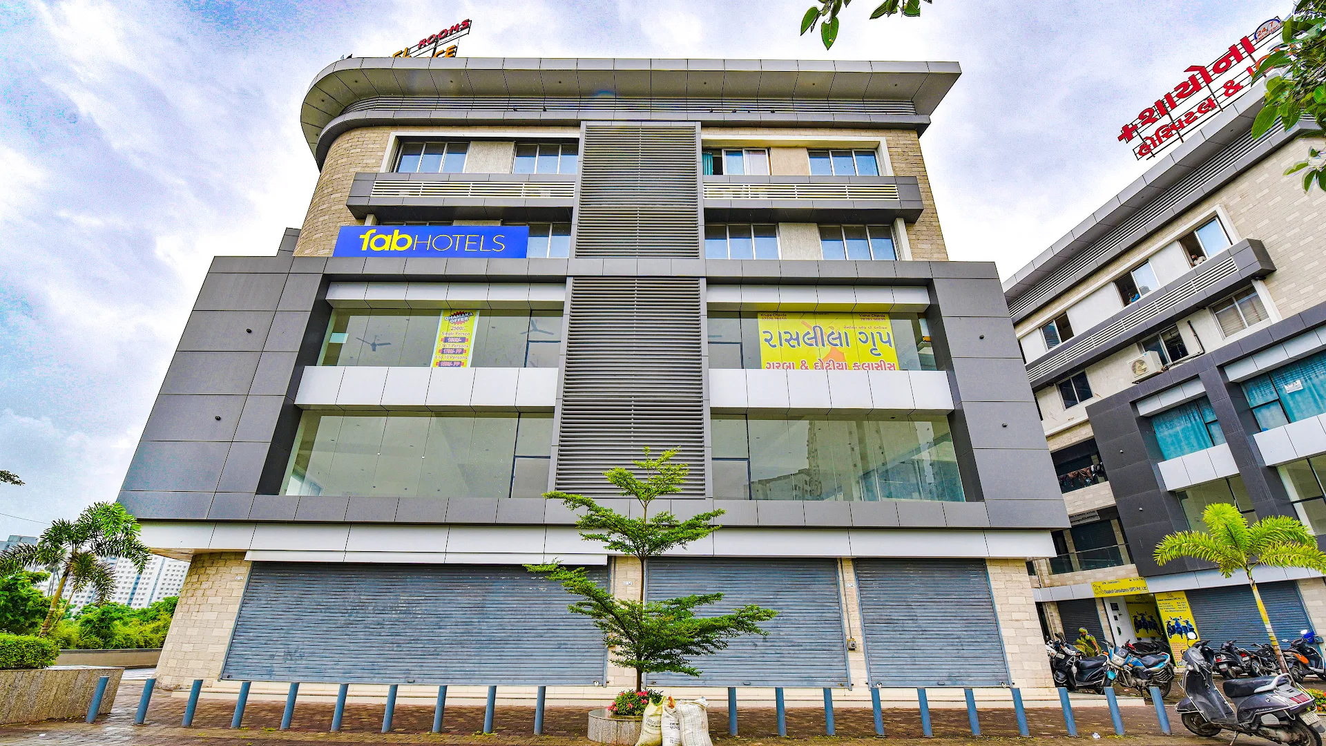 HOTEL SKY PALACE