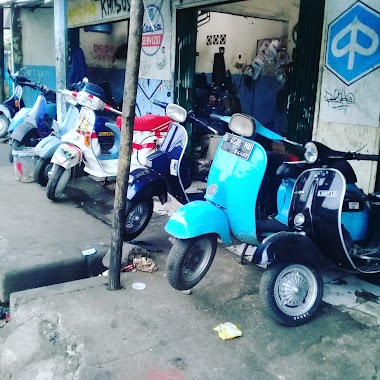 Bengkel Vespa Workshop, Author: Toto Nabila