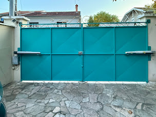 Photo n°31 de Fenêtre et Volet.fr à Bron (Fournisseur de portes)