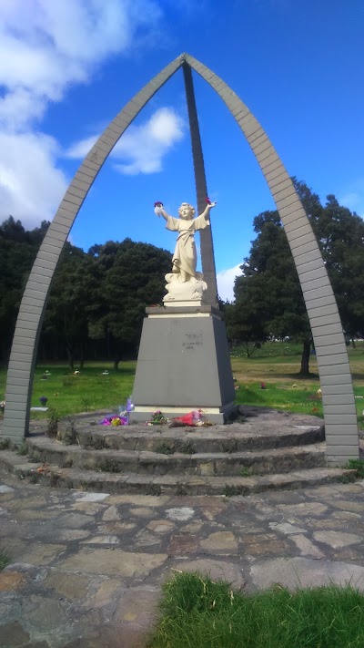 Photos of Cemetery apogee