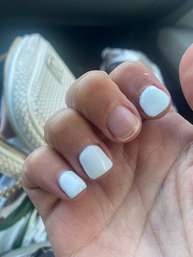 Tiny Nails & Spa - Visual