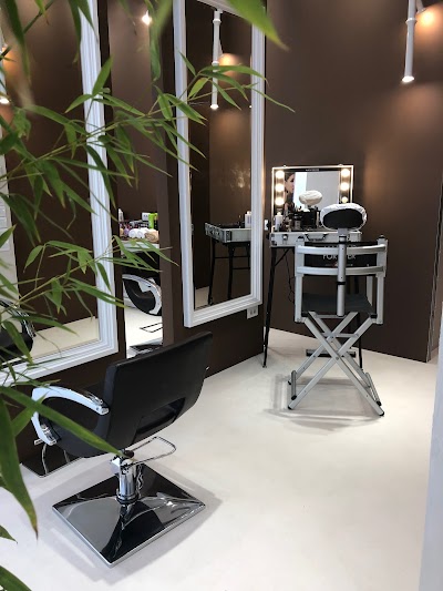 Bamboo Nail Bar Hair and Beauty Lounge - Rruga e Kavajes