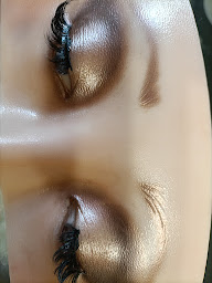 Photo n°6 de karine coiffure et bien-etre massage onglerie maquillage professionnel à Mesnil-Roc'h (Salon de coiffure)