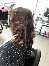 Photo n°5 de Salon Yannick et Marie-José YMJ à Flavy-le-Martel (Salon de coiffure)