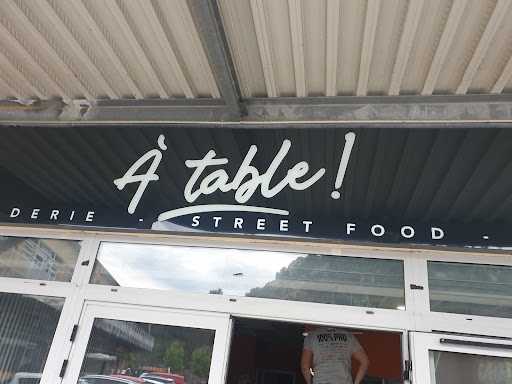 À TABLE!