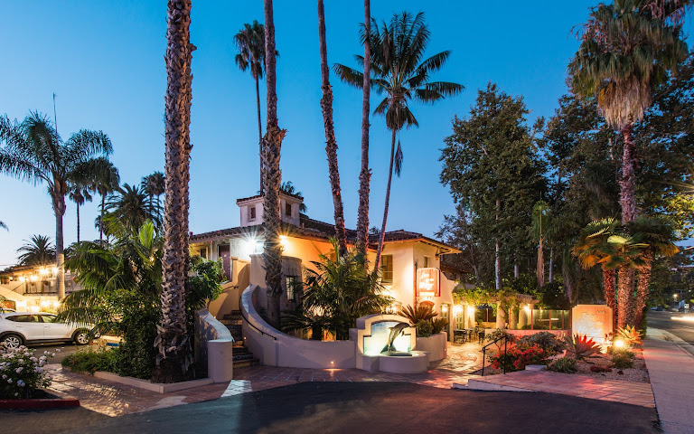 Inn by the Harbor by null