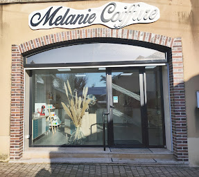 Photo n°1 de Mélanie Coiffure à Pourrain (Salon de coiffure)