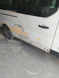 Photo n°6 de AE CARROSSERIE Domazan à Domazan (Atelier de carrosserie automobile)